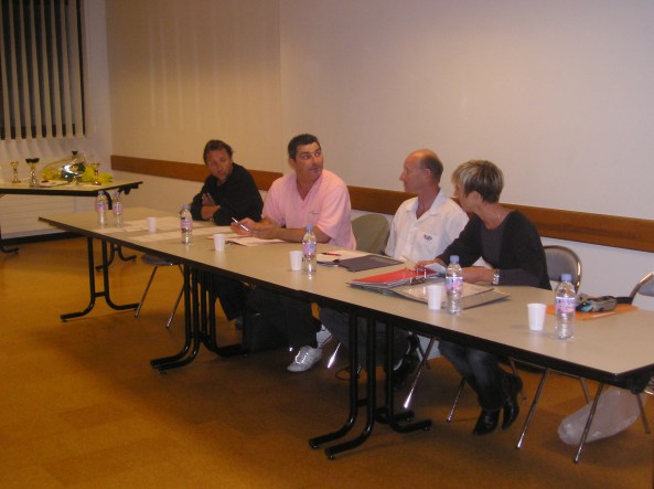 Assemblée générale 2009, avec de gauche à droite, Lionel Cottin, Norbert Lagarde chargé des sports, Jean-Baptiste Chioda, Frédérique Aubertin